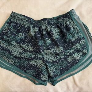 Nike Women's Blue Floral Athletic Shorts